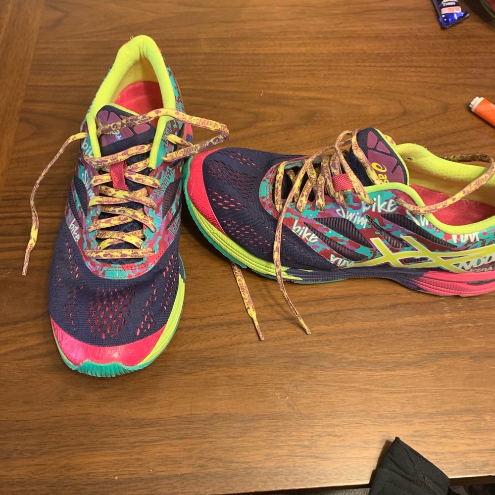 ASICS Gel Noosa Tri 10 women’s size 10